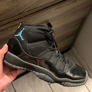 Jordan’s gamma blue  5/12 Y